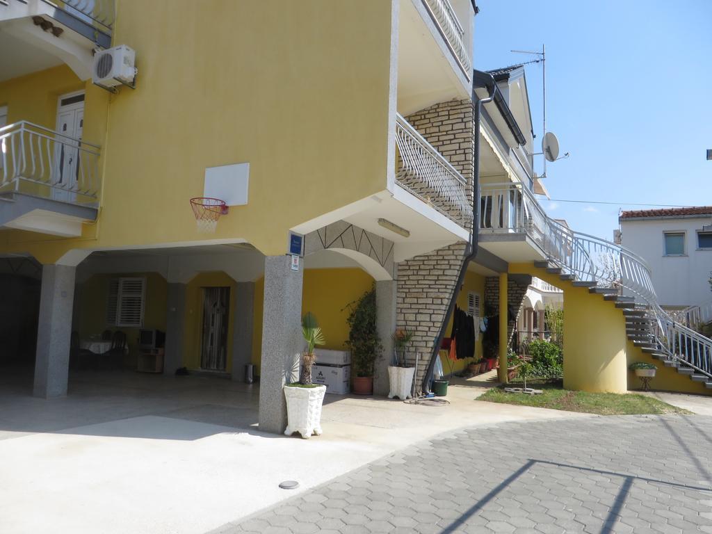 Apartments Tonka Pakoštane Екстериор снимка