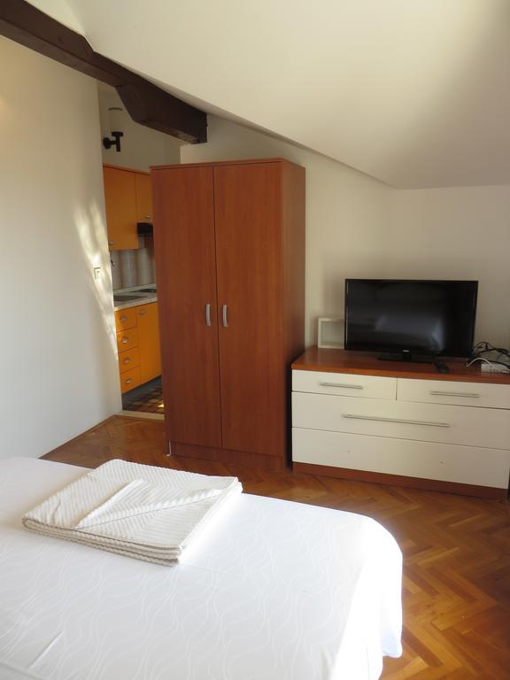 Apartments Tonka Pakoštane Стая снимка