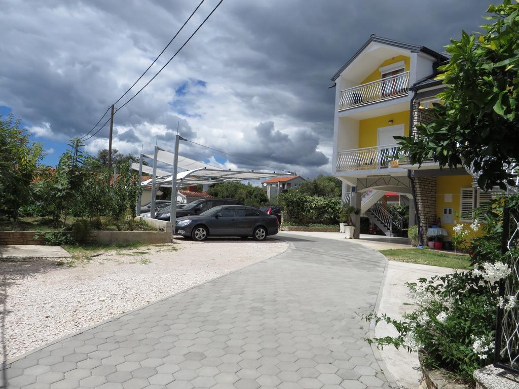 Apartments Tonka Pakoštane Екстериор снимка